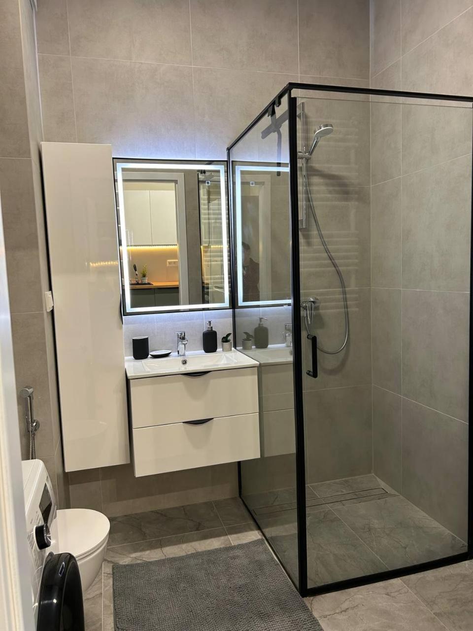 Warsaw Airport Apartment Bagian luar foto